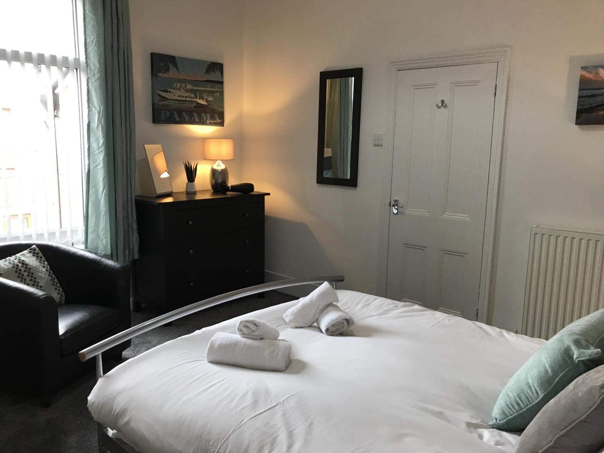 Bright Spacious 3-bed With Office & Patio, Preston (Lancashire)