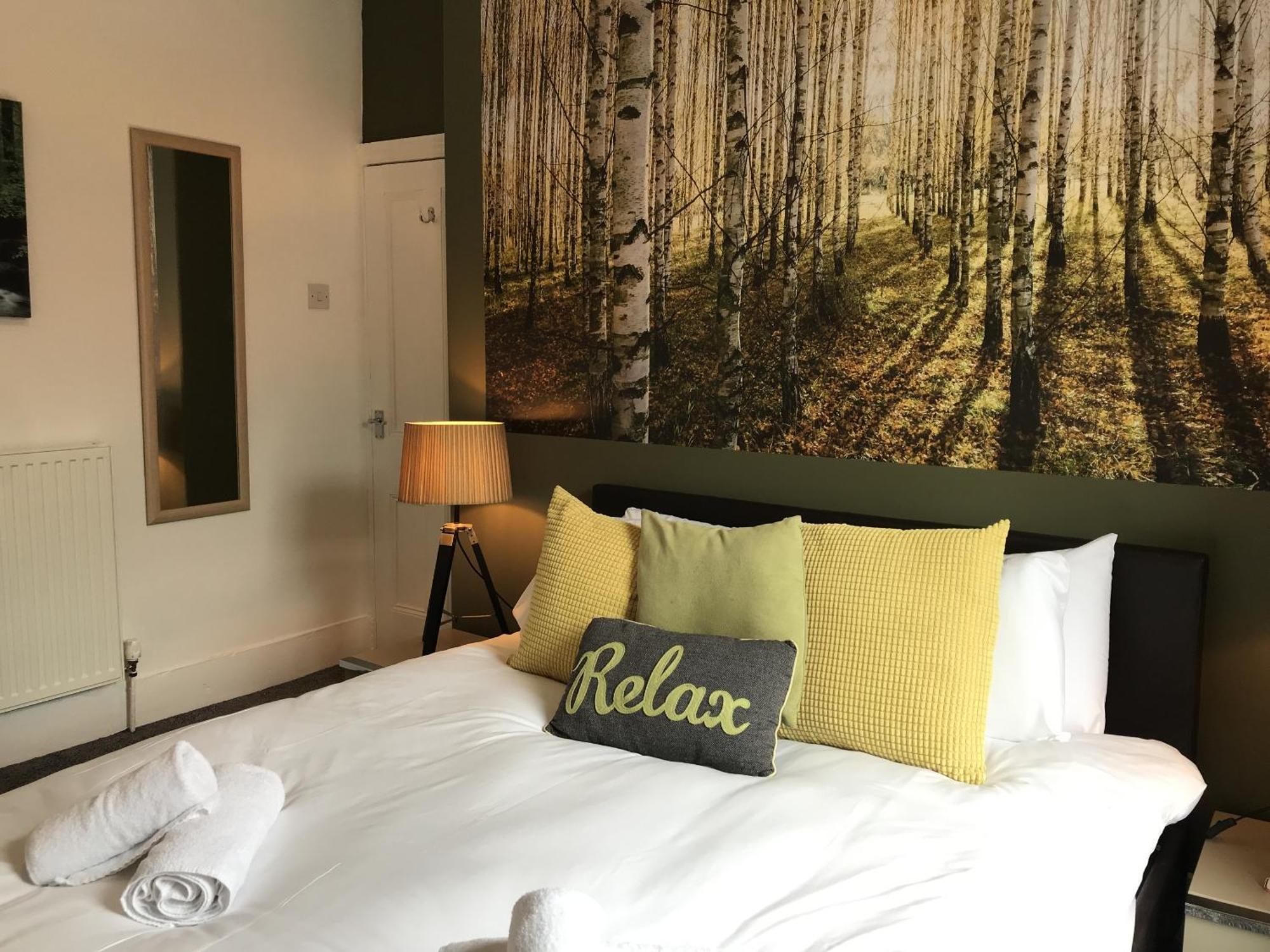 Bright Spacious 3-bed With Office & Patio, * Preston (Lancashire)
