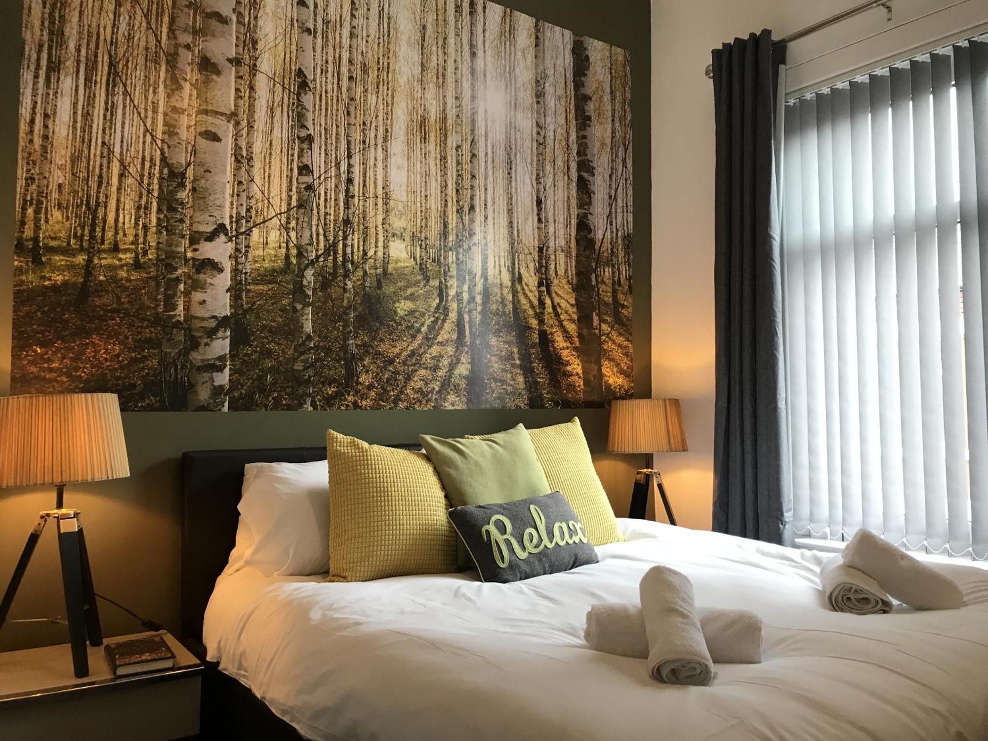 Appartement Bright Spacious 3-bed With Office & Patio,