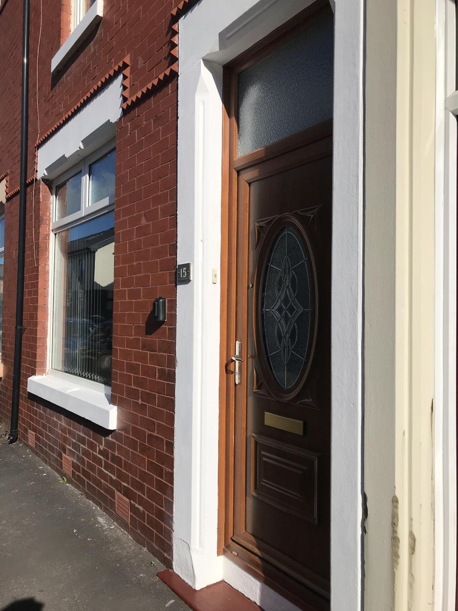 Bright Spacious 3-bed With Office & Patio, *