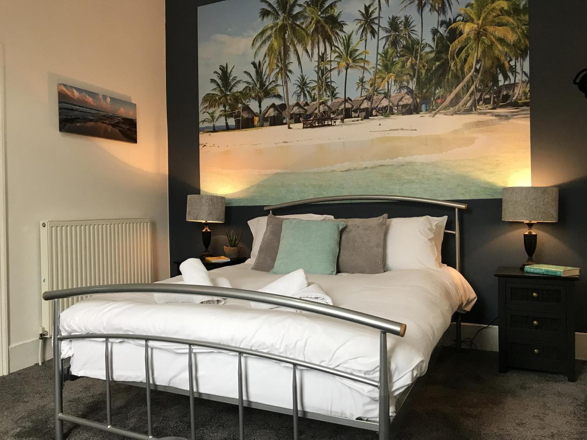 Bright Spacious 3-bed With Office & Patio, *